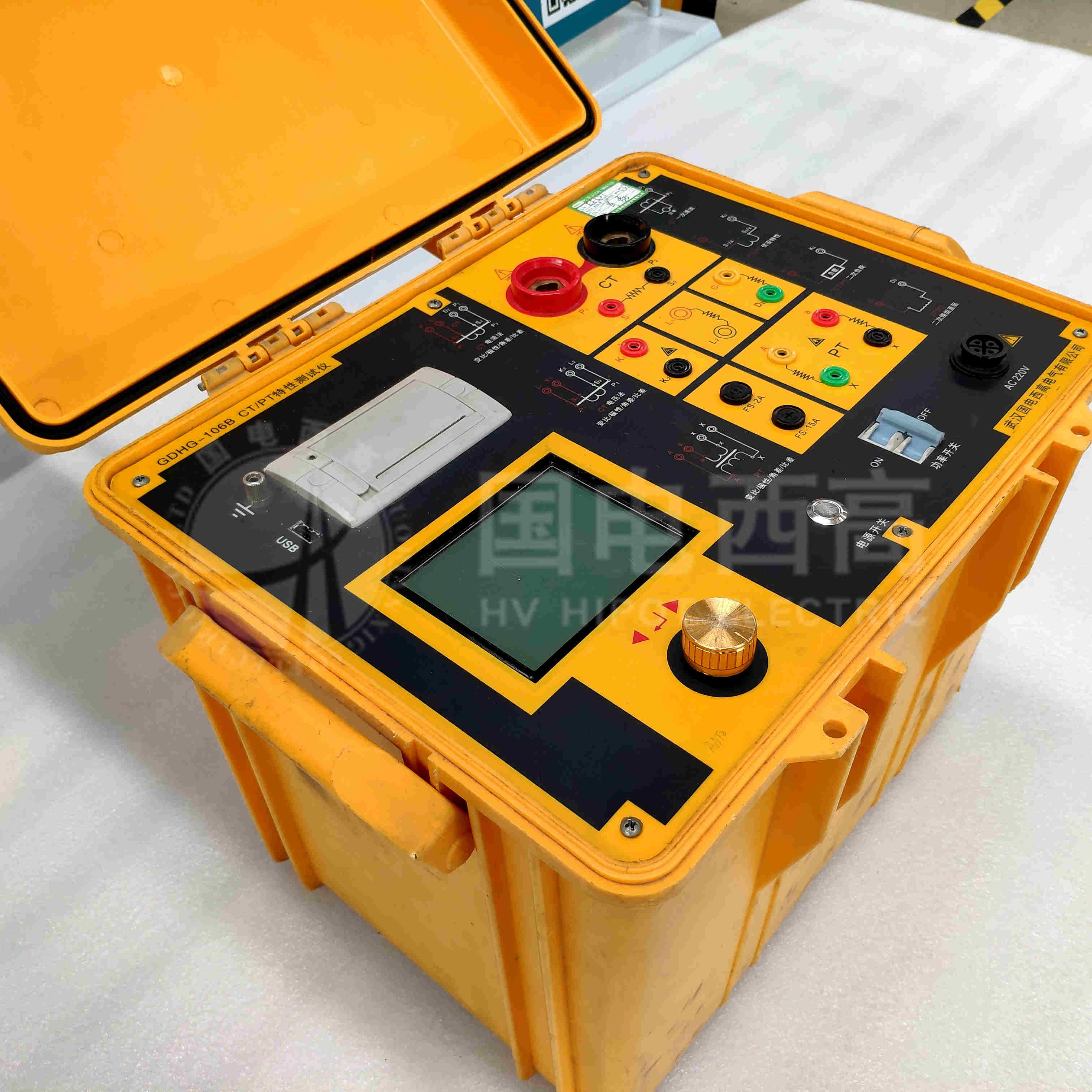 CT/PT互感器特性测试仪主机左侧