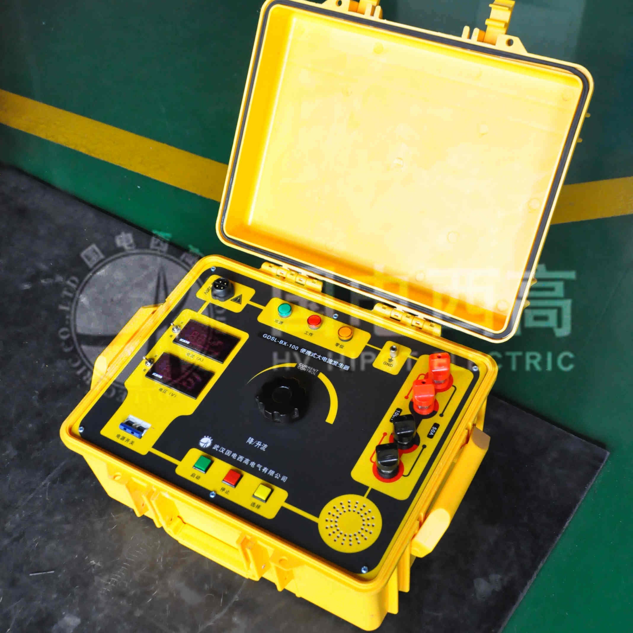 便携式大电流发生器主机右侧