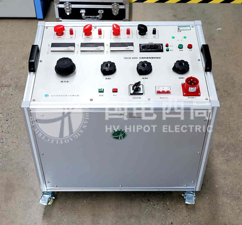 三相热继电器测试仪主机正面