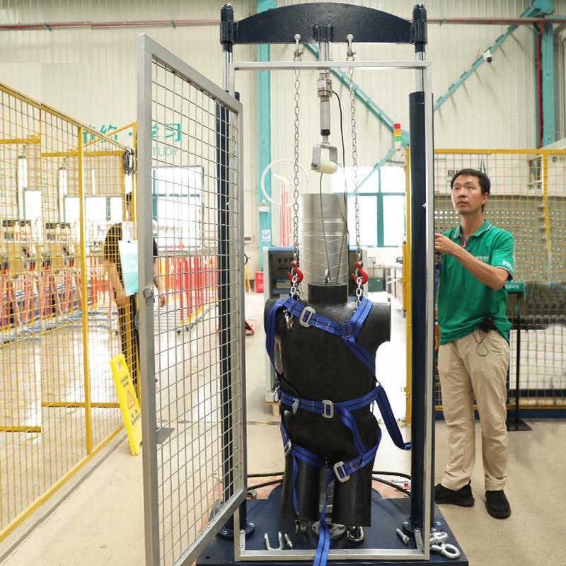 电力安全工器具力学性能试验机（带模拟人）实物图