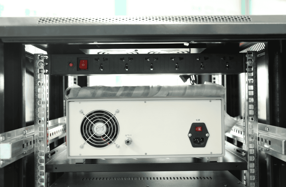 小型标准微量水分校验系统实物图