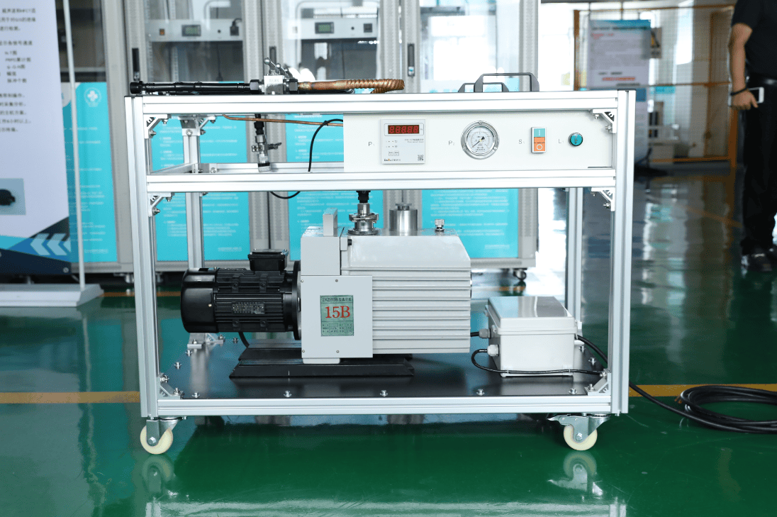 SF6抽真空充气装置实物图