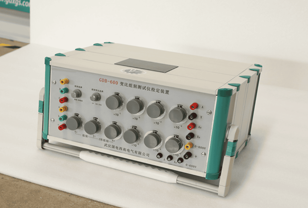 变比组别测试仪检定装置仪器侧面