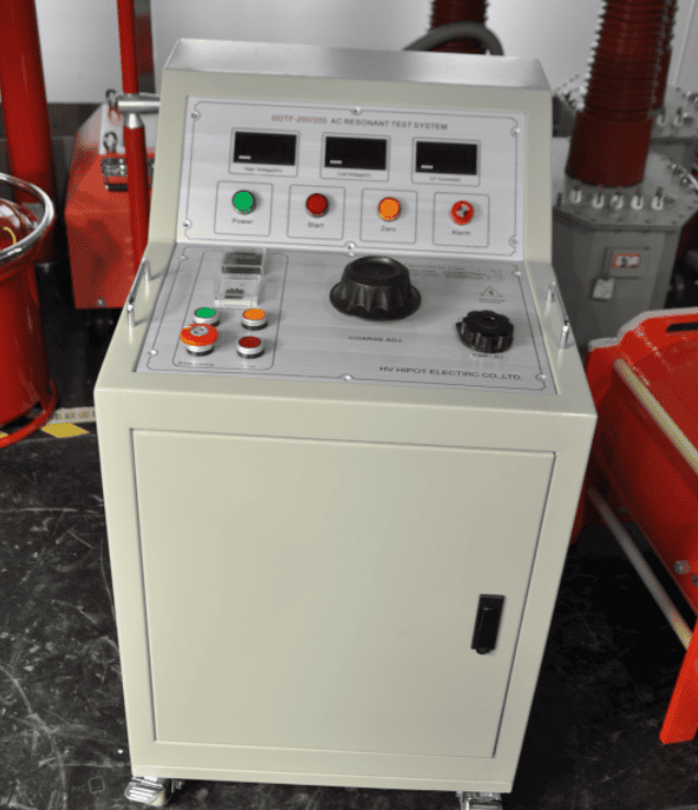 CVT变频串联谐振试验装置控制台