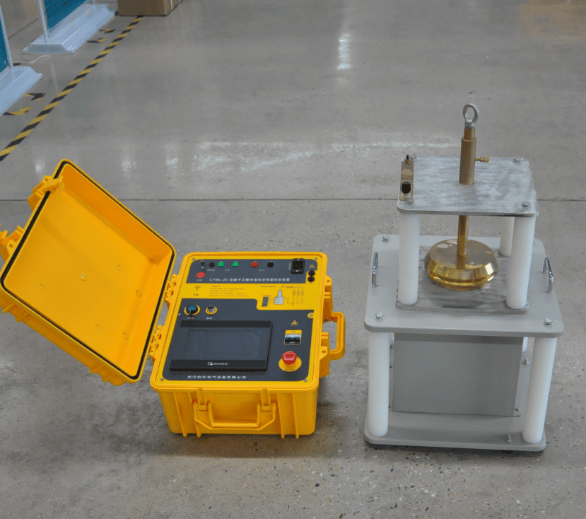 绝缘子芯棒泄漏电流智能试验装置实物图