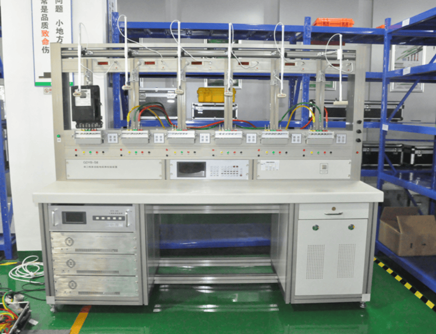 三相多功能电能表检验装置实物图