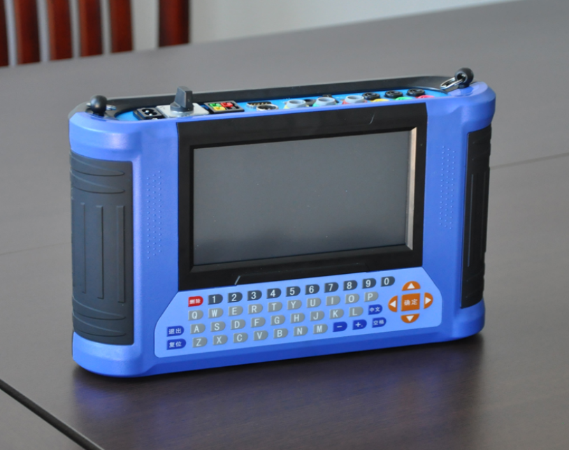 三相电能表多功能现场校验仪实物图