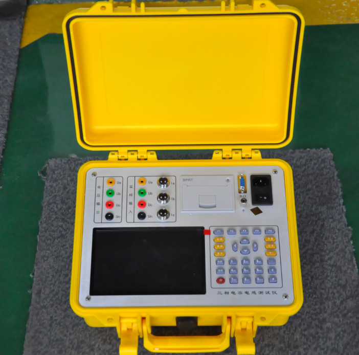 三相电容电感测试仪实物图