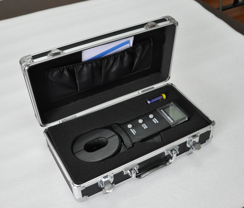 钳形接地电阻测试仪实物图