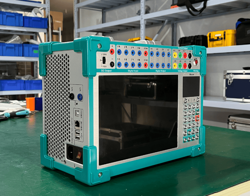 微机继电保护测试仪仪器侧面