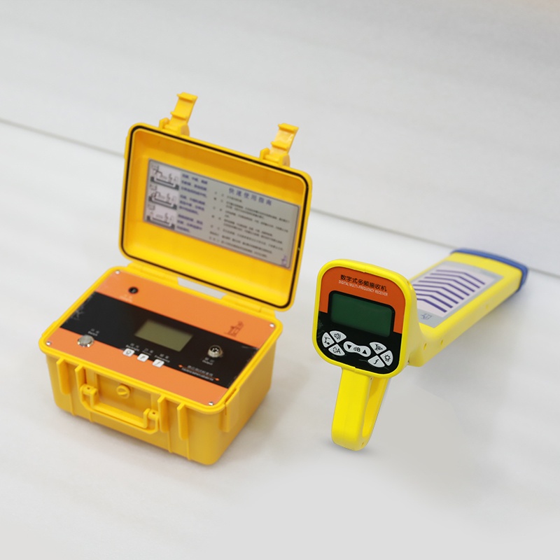 智能带电电缆管线仪实物图