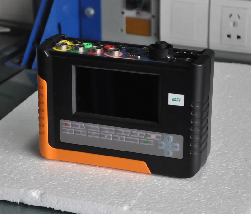 三相电能表多功能现场校验仪